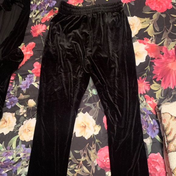 Matching sweat suit! - Picture 3 of 7